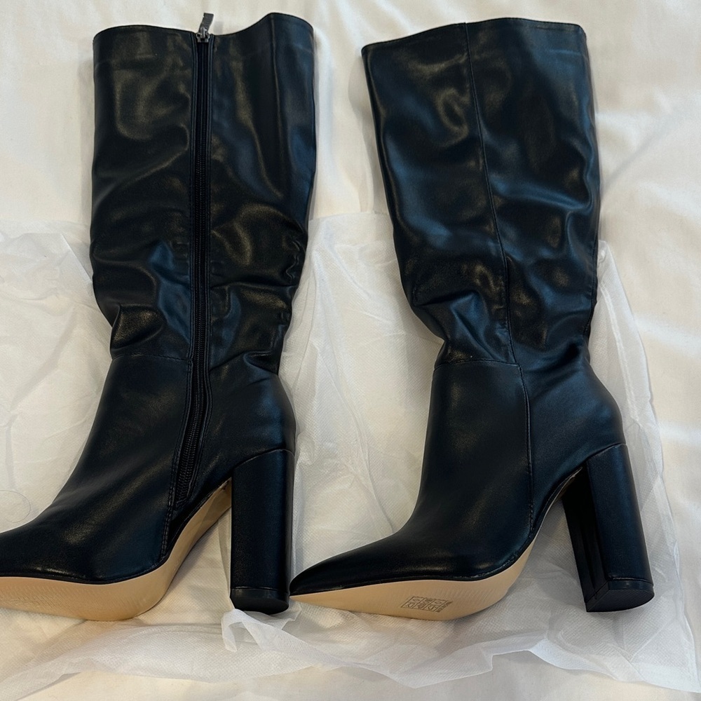 Black Knee-High Leather Boots - Picture 4 of 6